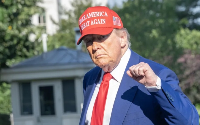 Trump anunță noi livrări de arme pentru Ucraina